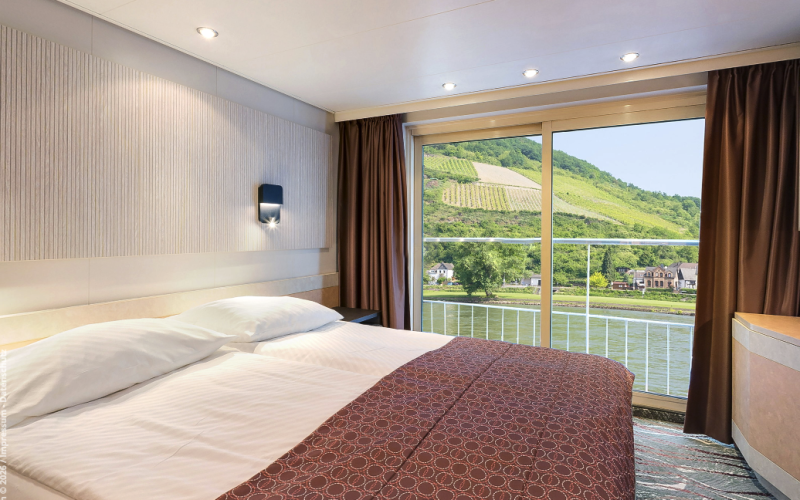 Upper - Middle Cabin